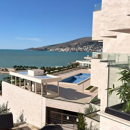 Luxury Seafront - Vacation Vibes Apartment *