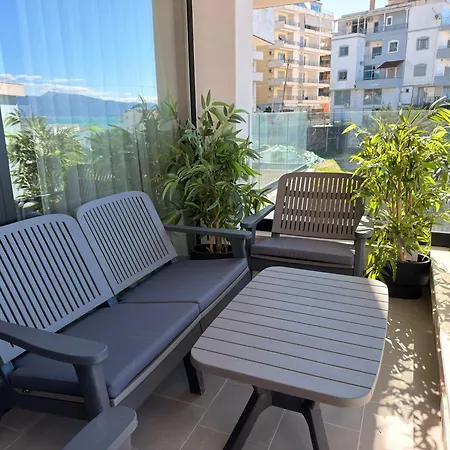 Luxury Seafront - Vacation Vibes Apartment *