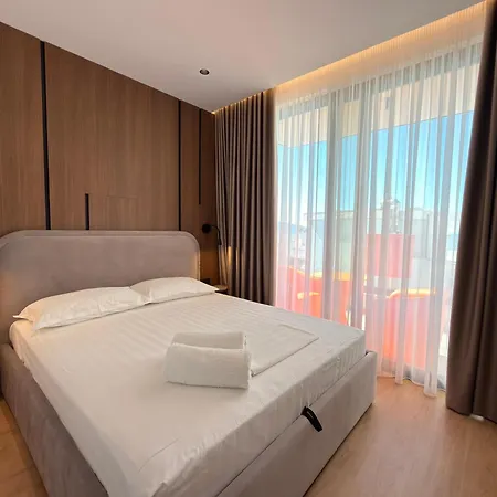 Luxury Seafront - Vacation Vibes Apartment *