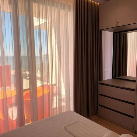 Apartment Luxury Seafront - Vacation Vibes *