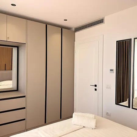 Luxury Seafront - Vacation Vibes Apartment *