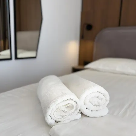 Luxury Seafront - Vacation Vibes Apartment *