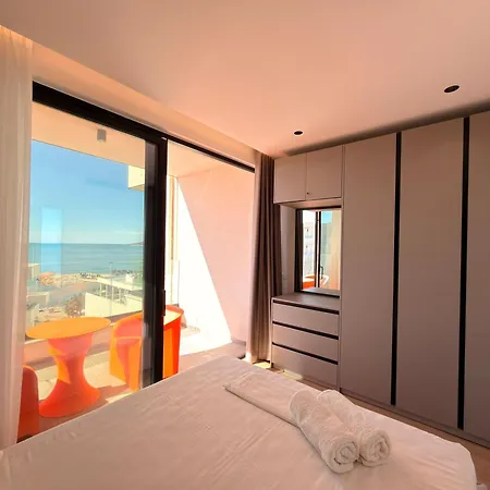 Luxury Seafront - Vacation Vibes Apartment Sarande