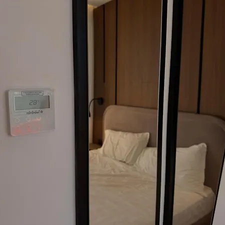 Luxury Seafront - Vacation Vibes Apartment Sarande
