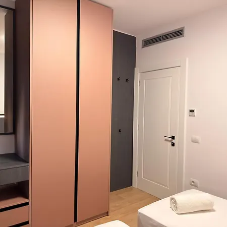 Apartment Luxury Seafront - Vacation Vibes *